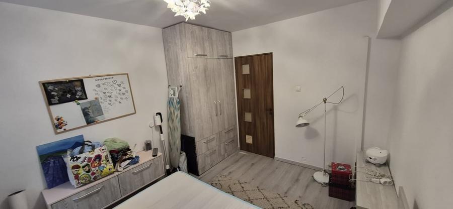 Apartament 2 camere , decomandat, et. 3, strada  Andrei Muresanu - 9