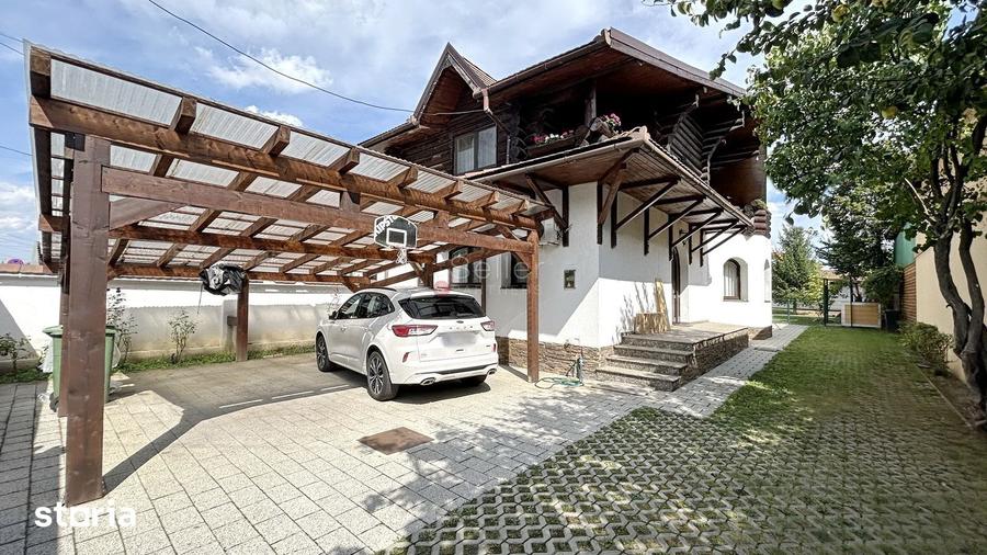 Casă cu 7 camere cu Teren 670 Mp în Centrul Istoric
