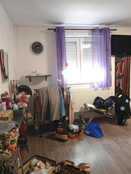 Casă cu 4 camere cu Canalizare în Chercea