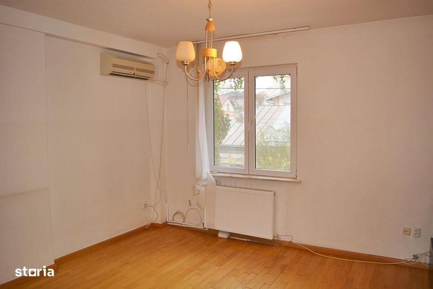 Casă cu 3 camere în Unirii