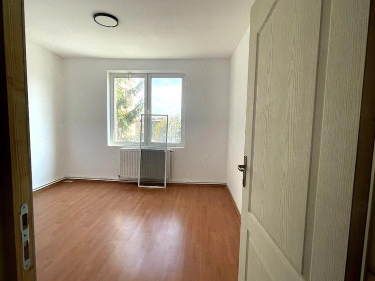 Apartament cu 3 camere circular în Astra