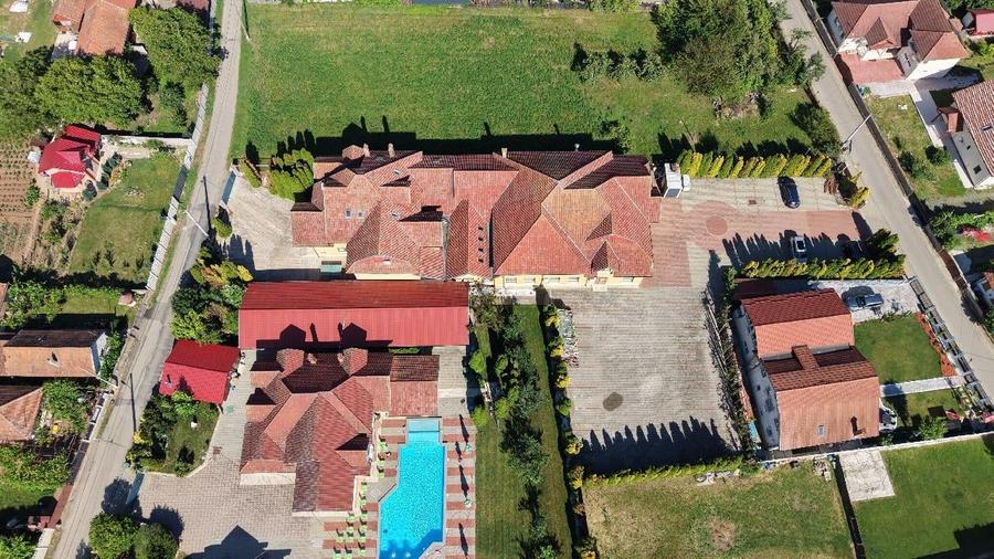 Hotel/Pensiune, de 1,284 mp, în Șoimuș