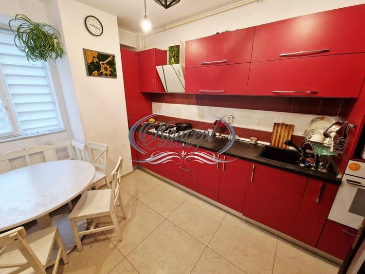 Apartament cu 3 camere decomandat, mobilat în Sopor