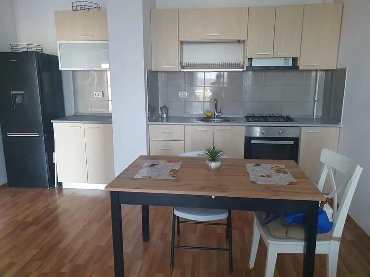 Apartament cu 2 camere semidecomandat în Ferme