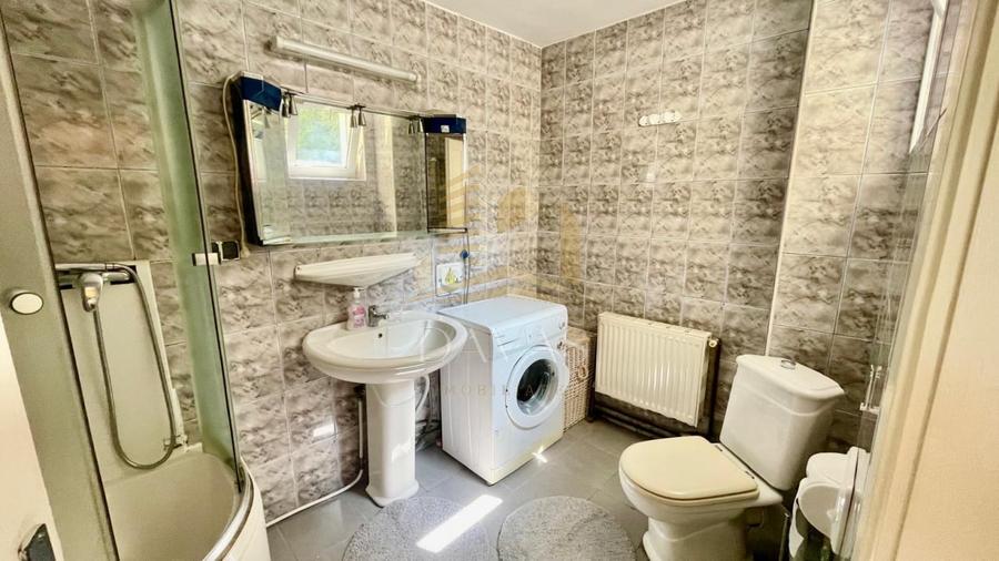 Casă individuală cu 6 camere cu Teren 1000 Mp în Zorilor