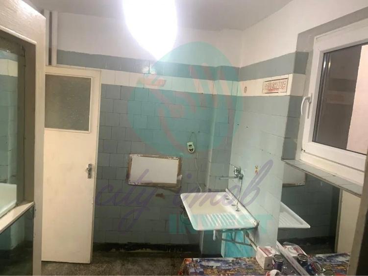 Apartament cu 2 camere semidecomandat în Grivița