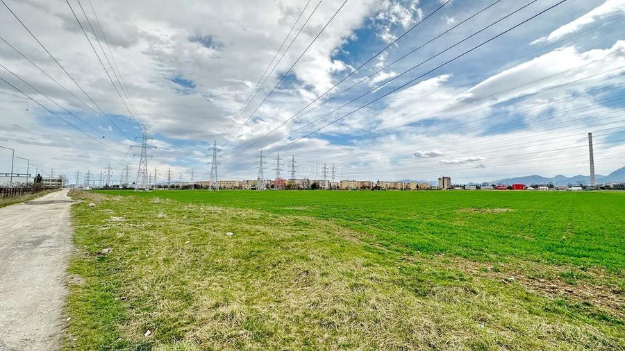 Teren Construcții intravilan de 4528 mp, în Triaj