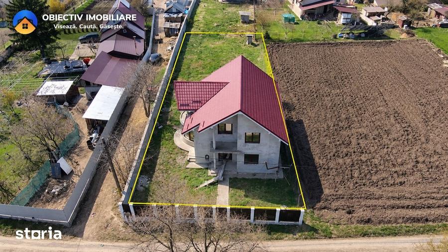 Casă cu 4 camere cu Teren 953 Mp în Girov