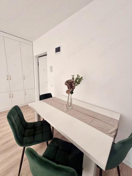 Apartament cu 3 camere decomandat în Florești