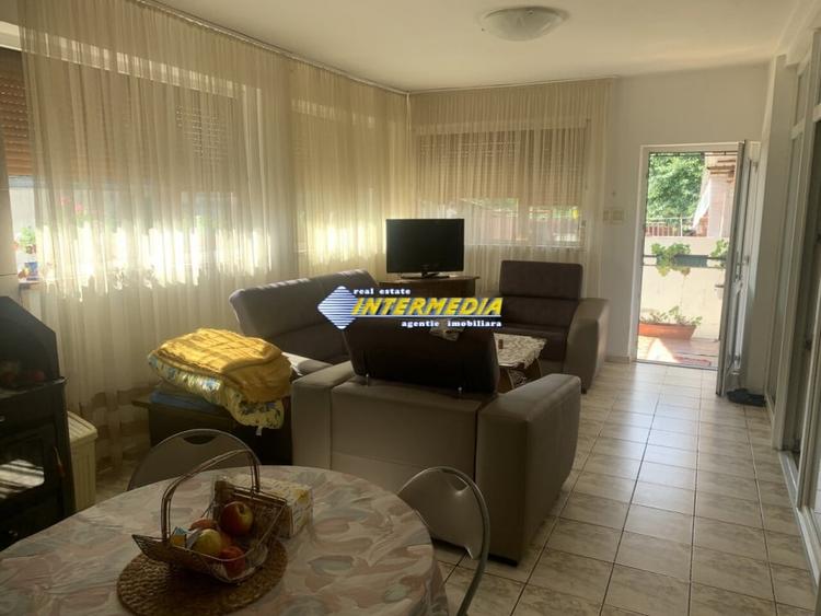 Casa de vanzare 5 camere teren aferent 1410 mp cu toate utilitatile zona Oarda - 5