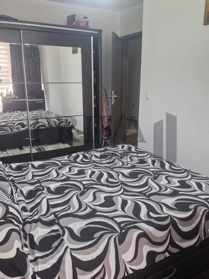 Apartament cu 3 camere decomandat, mobilat în Soarelui