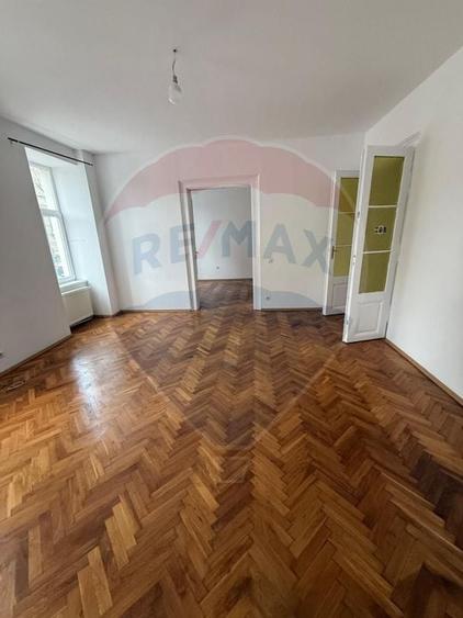 Spațiu comercial  sau de birouri ultracentral - 4