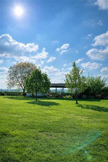 Transilvania Camping, domeniu de 14.400mp,Sanmarghita de Mures:2cladiri, apartam - 4