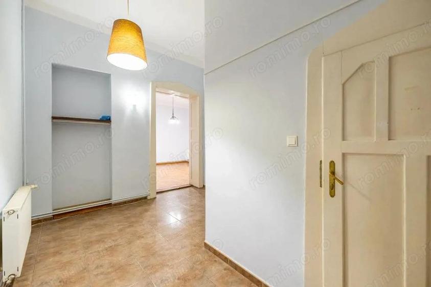 Spatiu pentru birouri,pozitionat pe Bld. Revolutiei,etajul 1 - 6