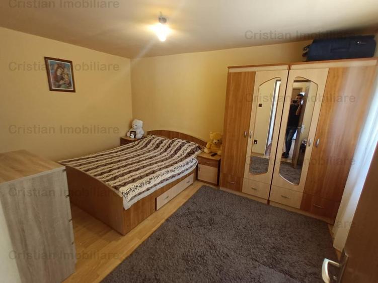 CASA NOUA 2 corpuri  Teren 300 mp, zona Chercea - 5