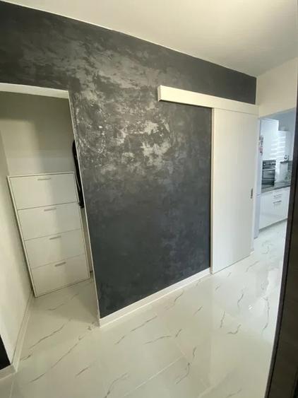 Apartament cu 3 camere, etajul 3/4, zona Podu Ros - 5