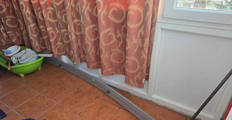 Vand apartament 4 camere decomandat in Deva, zona 22 Decembrie - 5