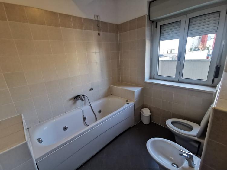 De inchiriat penthouse cu 4 camere – Complexul The Ring - 16