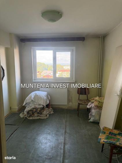 Apartament cu 2 camere semidecomandat, mobilat în Trivale