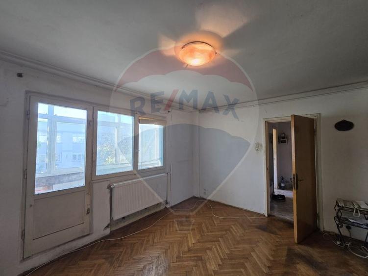 DE VANZARE Apartament cu 3 camere în zona Titan - 13