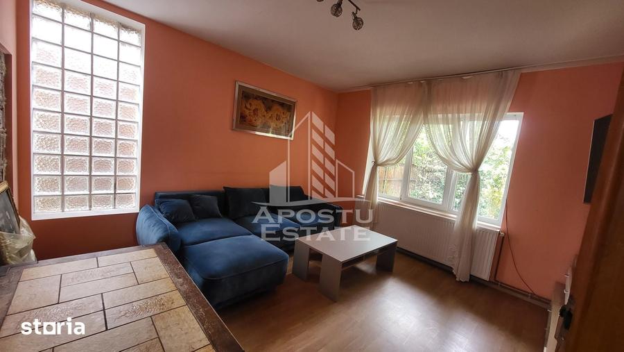 Casă cu 7 camere cu Teren 550 Mp în Dudeștii Noi