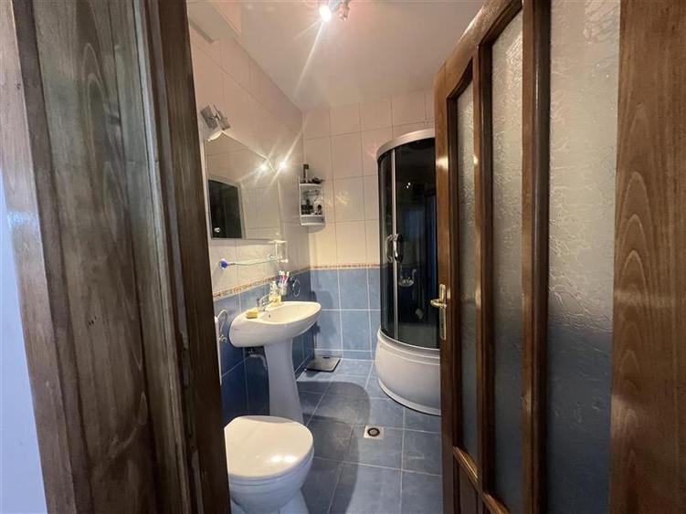 Inchiriere casa la cinci minute de Big pentru clinica salon sau locuit - 22