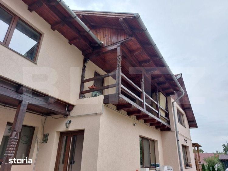 Casă cu 8 camere cu Teren 900 Mp în Săcele