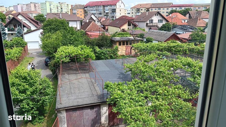 Apartament cu 2 camere decomandat în Trei Stejari