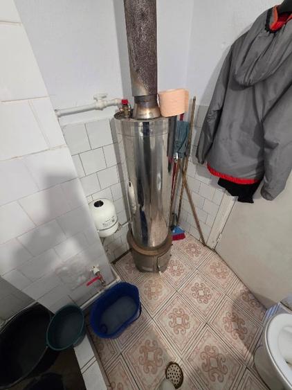 CASĂ CU TEREN  DE VÂNZARE ÎNTRO ZONĂ FRUMOASĂ SI LINISTITĂ - 10