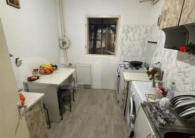 Apartament 3 camere, 55 mp, zona Vest - 9 mai - 4