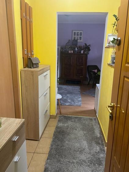 Închiriez garsonieră- 250 euro - 1