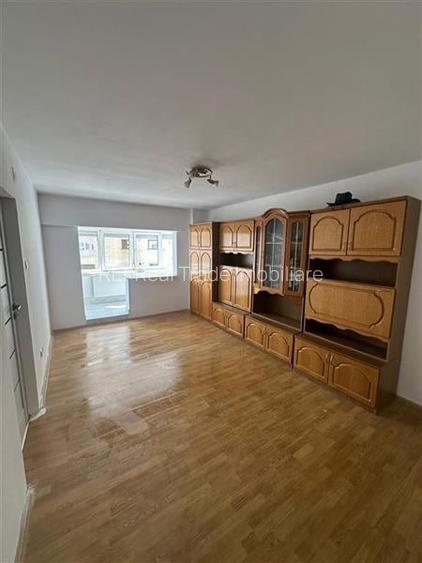 Apartament 2 camere decomandat Centrul Civic Toamnei Apartament 2 camere decomandat Centrul Civic Toamnei