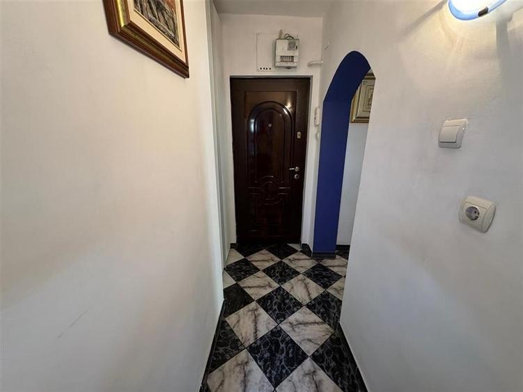 Apartament 2 camere, 54mp, etaj 4 cu acoperis - Central - - 15