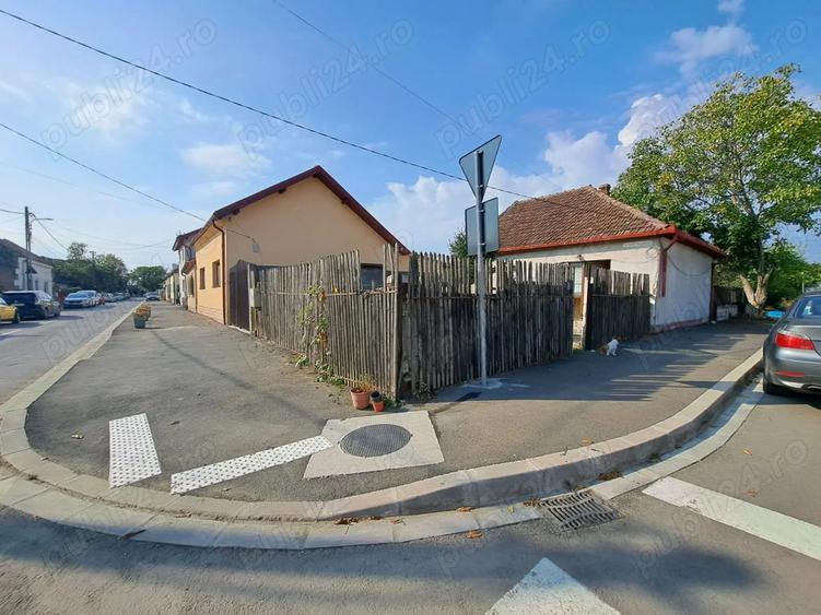 Casa pe col? cu teren 396 m2 ?i proiect de mansardare (reinnoibil) - 1