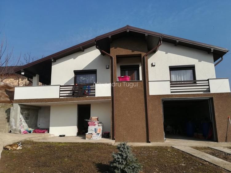 Casă cu 4 camere în Cug