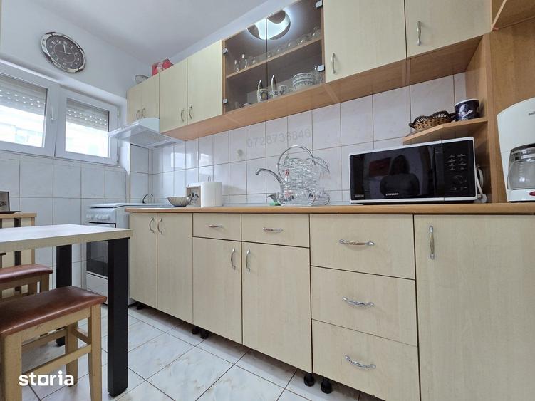 Apartament cu 3 camere decomandat în Giurgiului