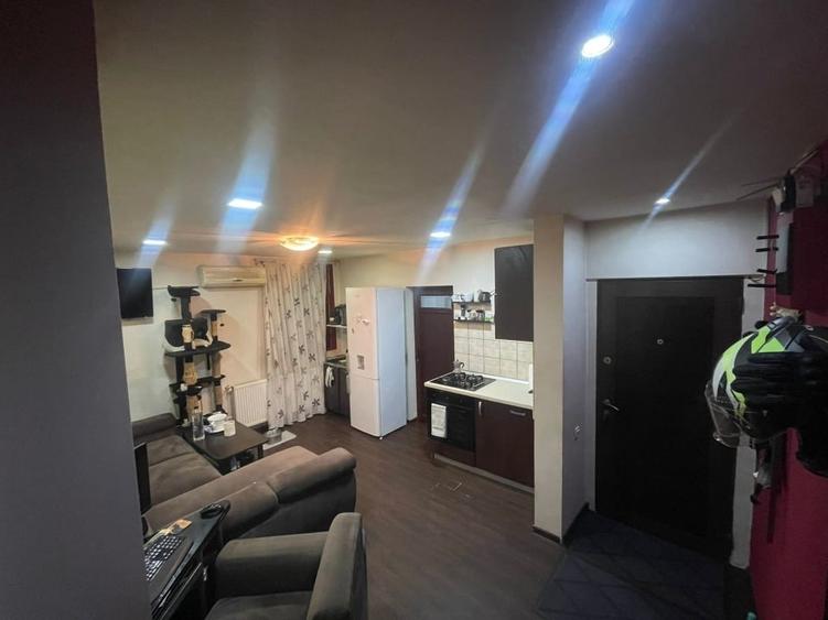 Casa in centru , curte comuna ! - 6