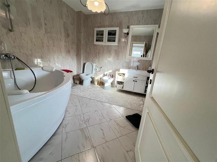 Vila 6 camere - 1500mp teren - Bucium - 26