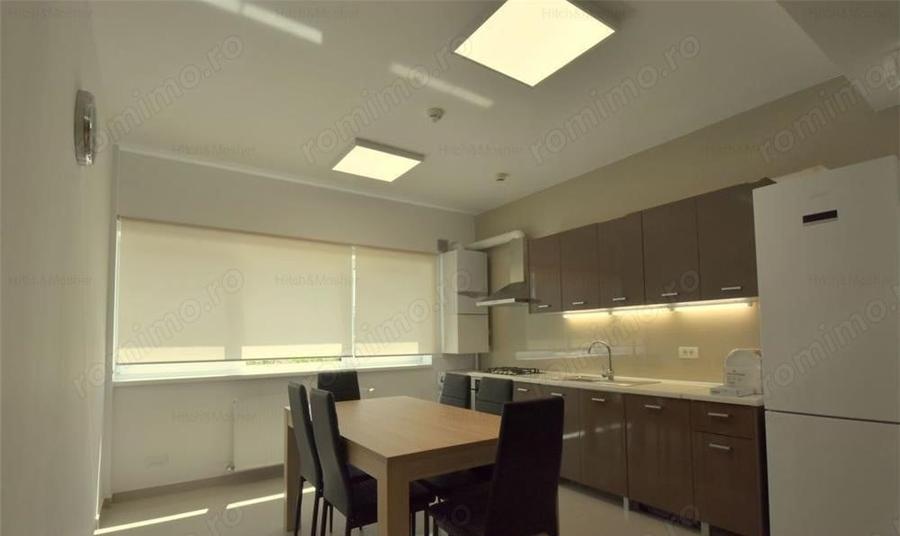 Apartament cu 5 camere decomandat în Medicină