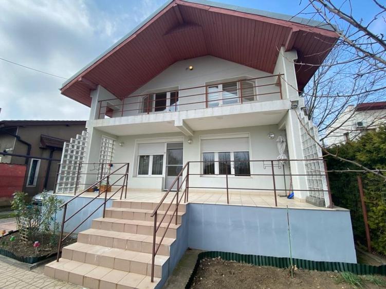 Vilă familială frumoasă &icirc;n zonă foarte bună - 4