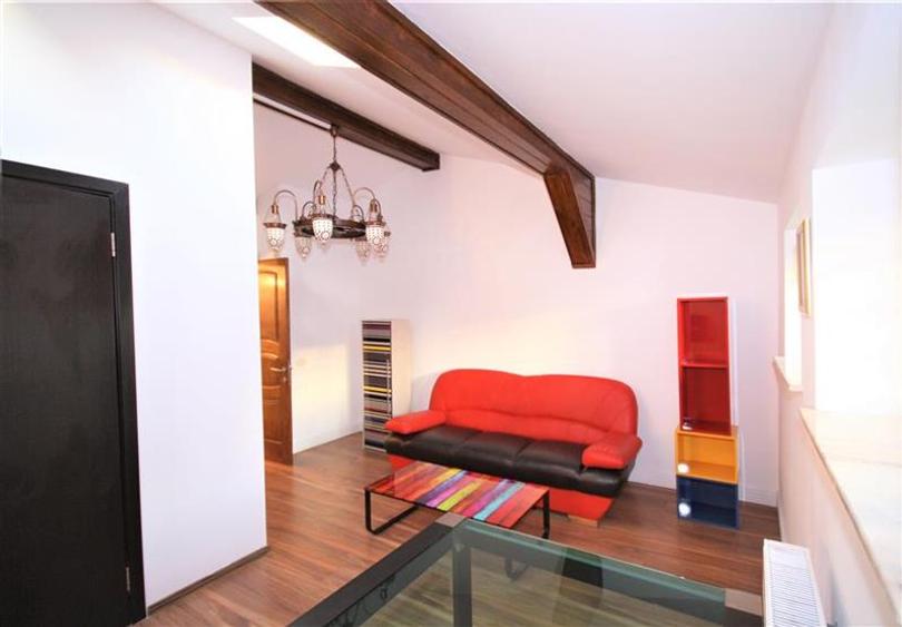 Corp vila, ideal locuinta, cu piscina si curte proprie in centru, Bucuresti - 12