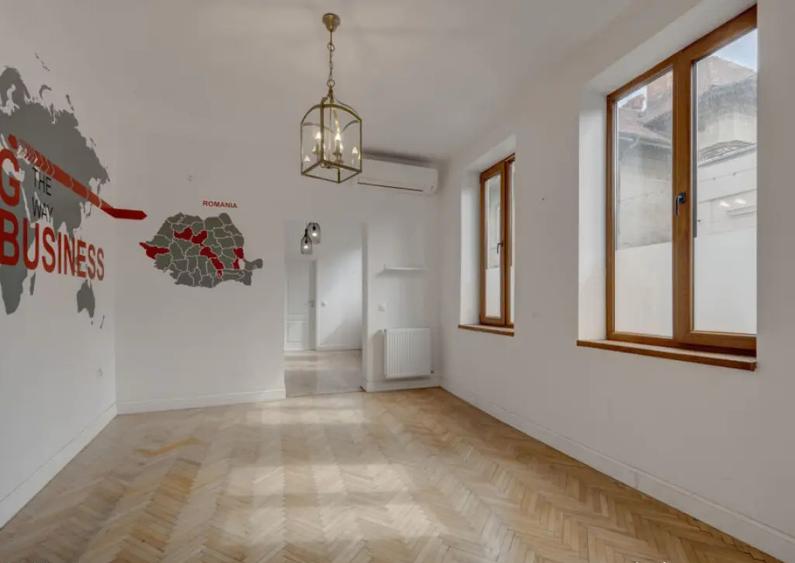 In Cartierul Evreiesc, casa 3 camere pivnita si mansarda - 6