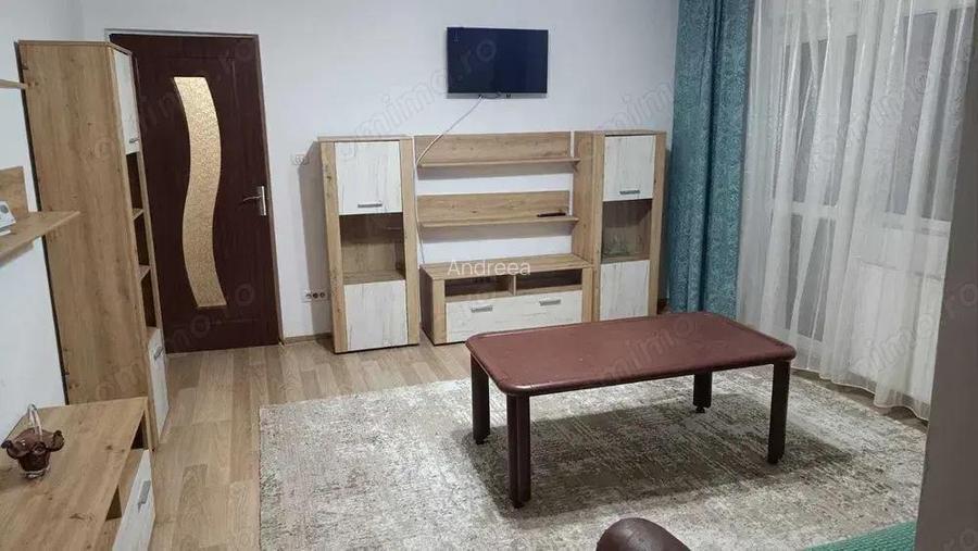 Apartament 3 camere decomandat centala proprie Zona Dambovita Piata Flavia