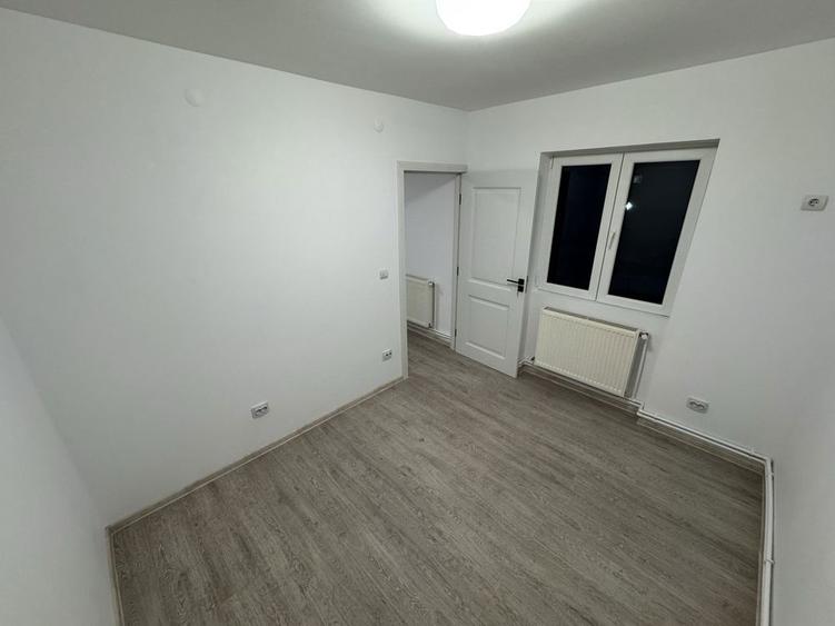 Apartament 3 camere + garaj si beci - 1
