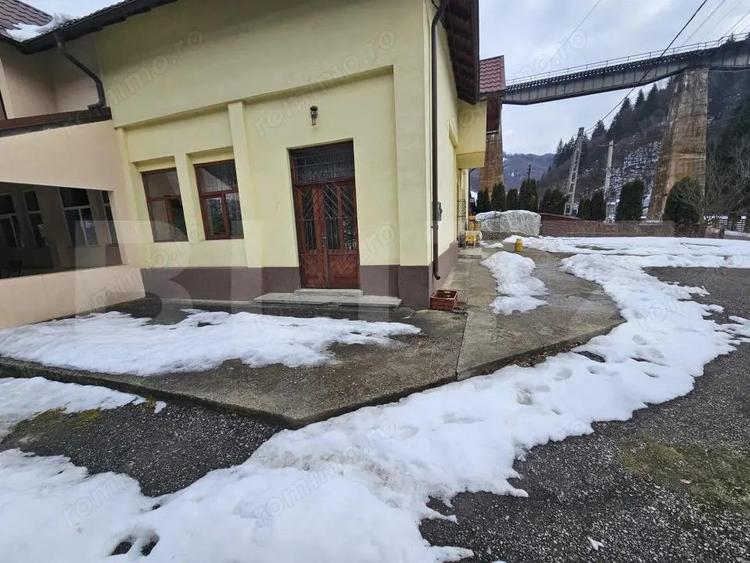 Spatiu Comercial + Apartament de vanzare Comuna Romuli - 1