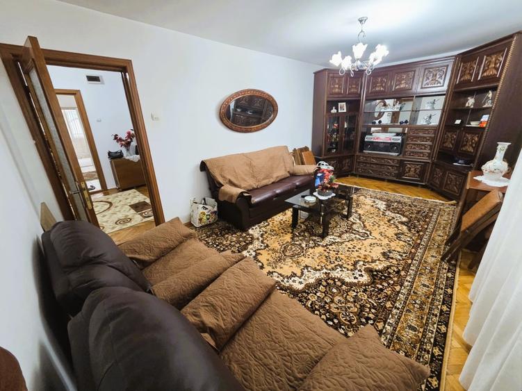 Apartament 3 camere str Victoriei etajul 1 - 4