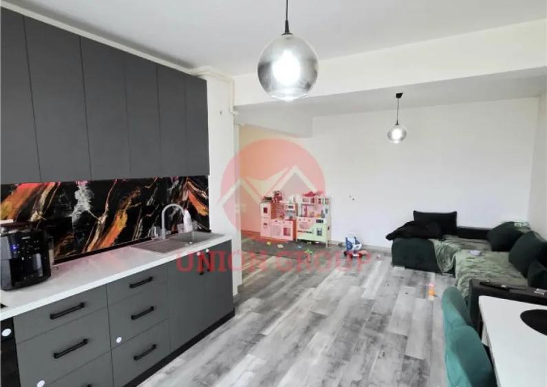 Apartament 3 Camere, Decomandat, Palazu Mare - 1