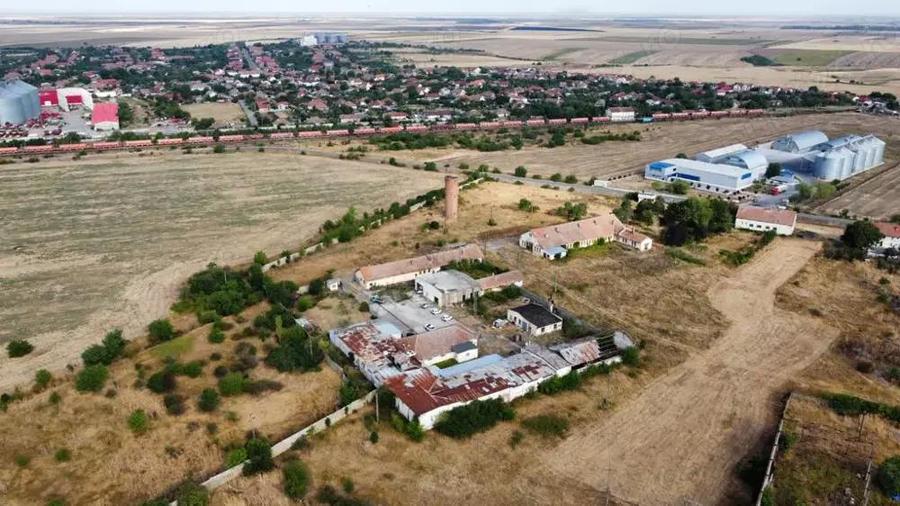 Inchiriez spatii depozitare DE LA 200 euro luna intr-un fost abator in localitatea Carani - 1