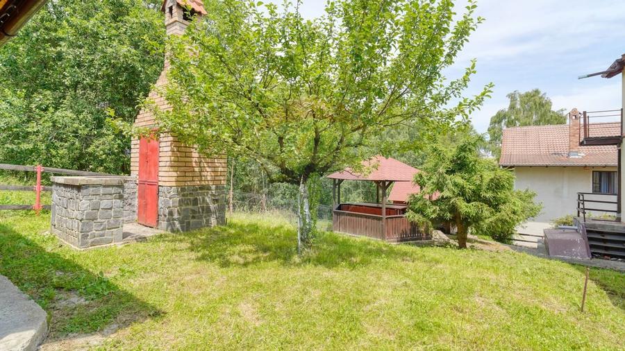 Casa / Vila  de vacanta ideala in satul Drumul Carului, zona Moieciu - 10