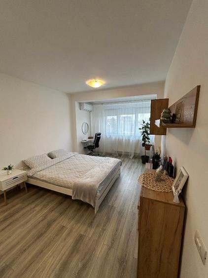 Proprietar Vand apartament cu o camera mobilat si utilat zona Buziasului AEM Str - 1